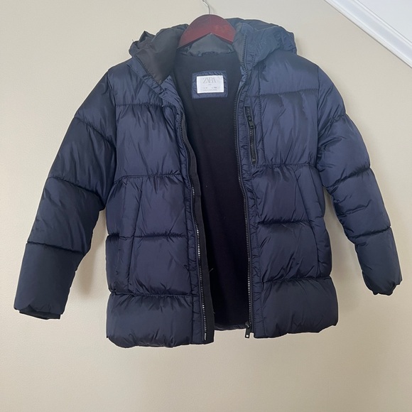 Zara boy navy puffer coat with hood. Future begins today. Size 9